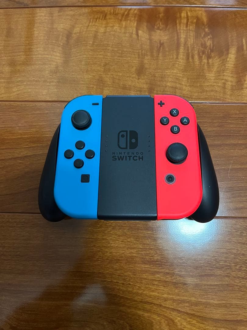 ほぼ未使用❣️ バッテリー強化版Nintendo Switch 本体＆SDカード付