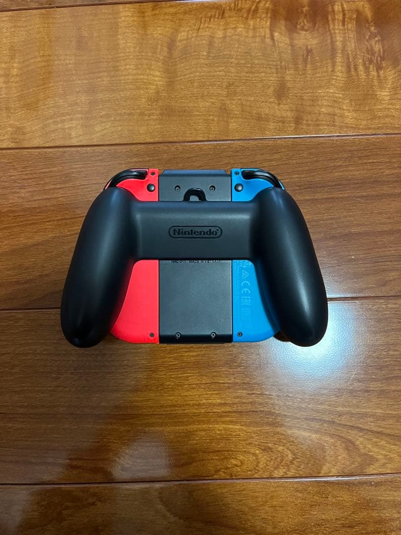 ほぼ未使用❣️ バッテリー強化版Nintendo Switch 本体＆SDカード付