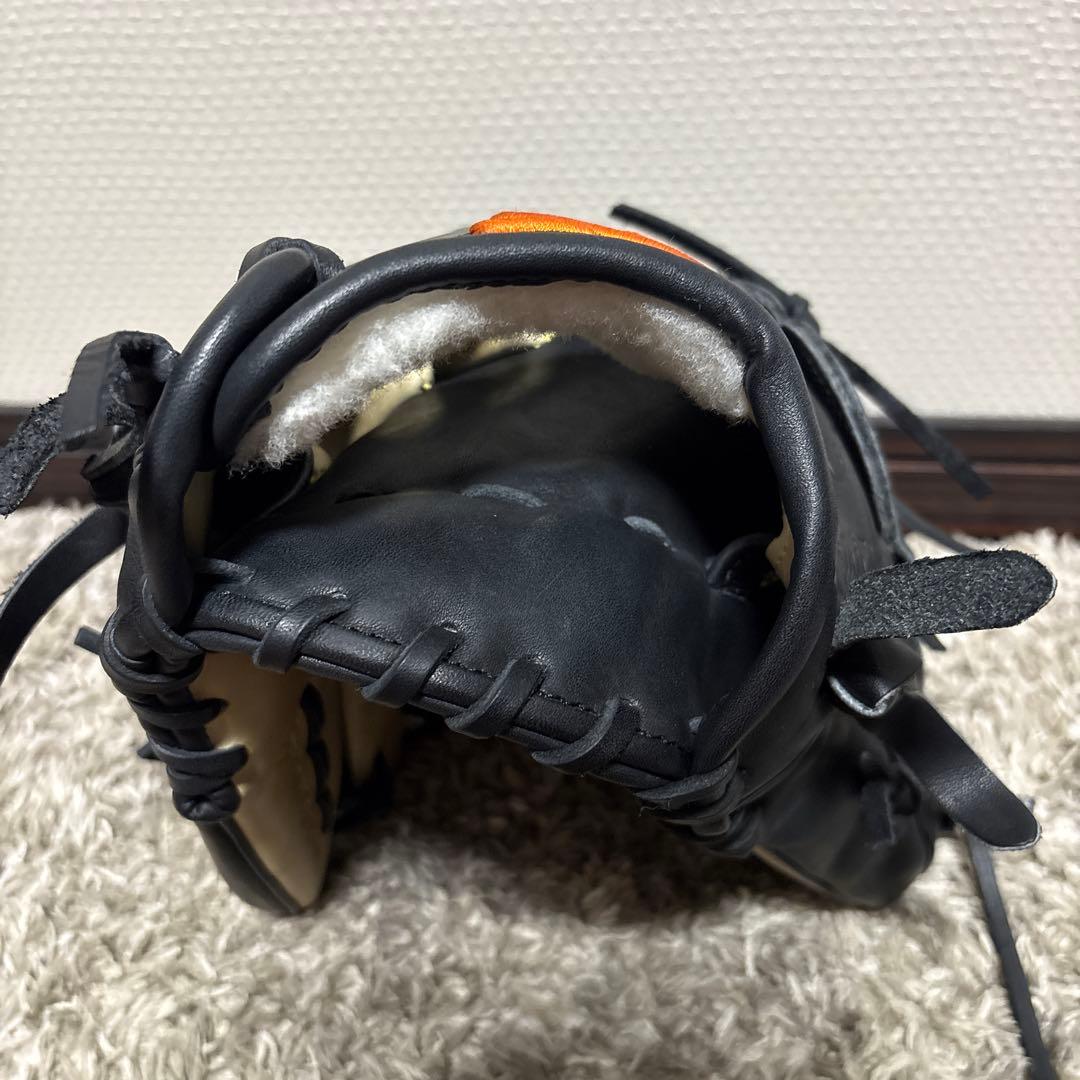 Absolutely Ridiculous \"Bible Glove\"硬式投手用