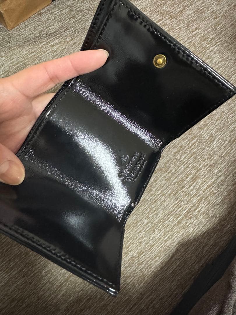 ふ*ち様 三つ折り財布 黒 ロゴ付き