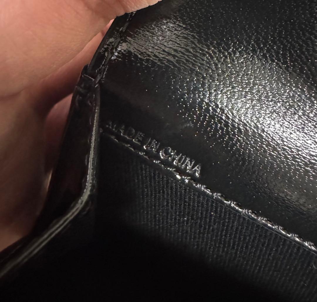 ふ*ち様 三つ折り財布 黒 ロゴ付き