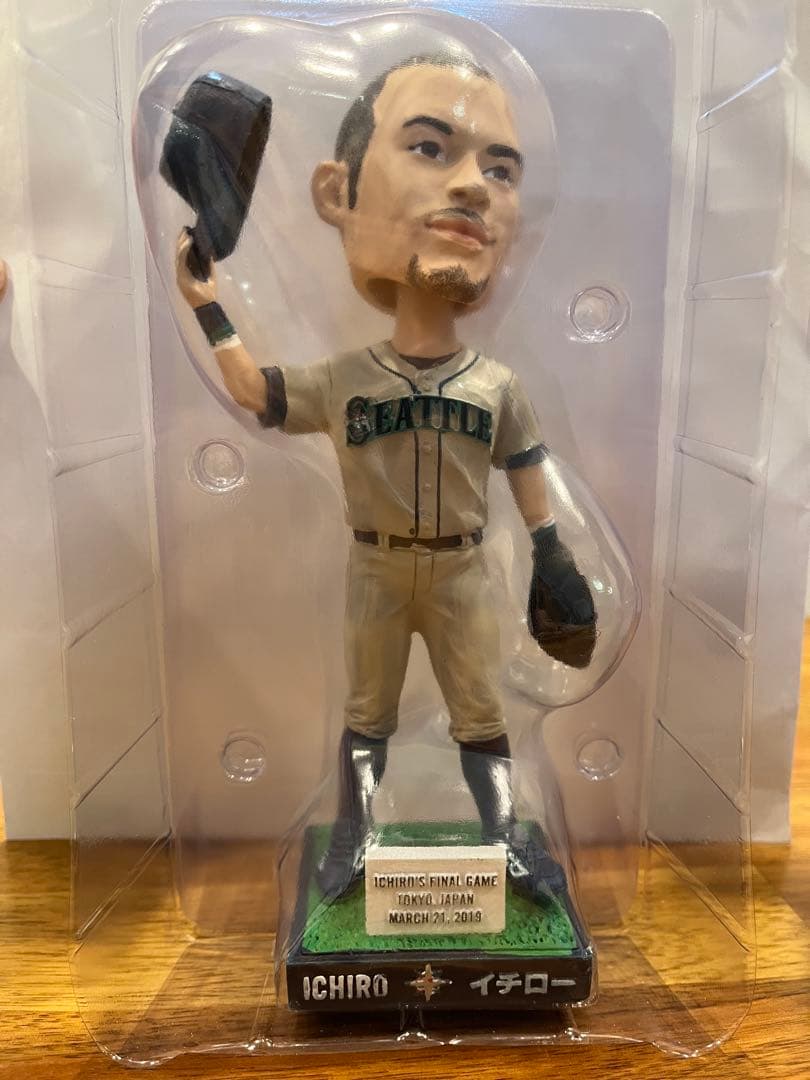 イチロー　ボブルヘッド　非売品　引退試合記念