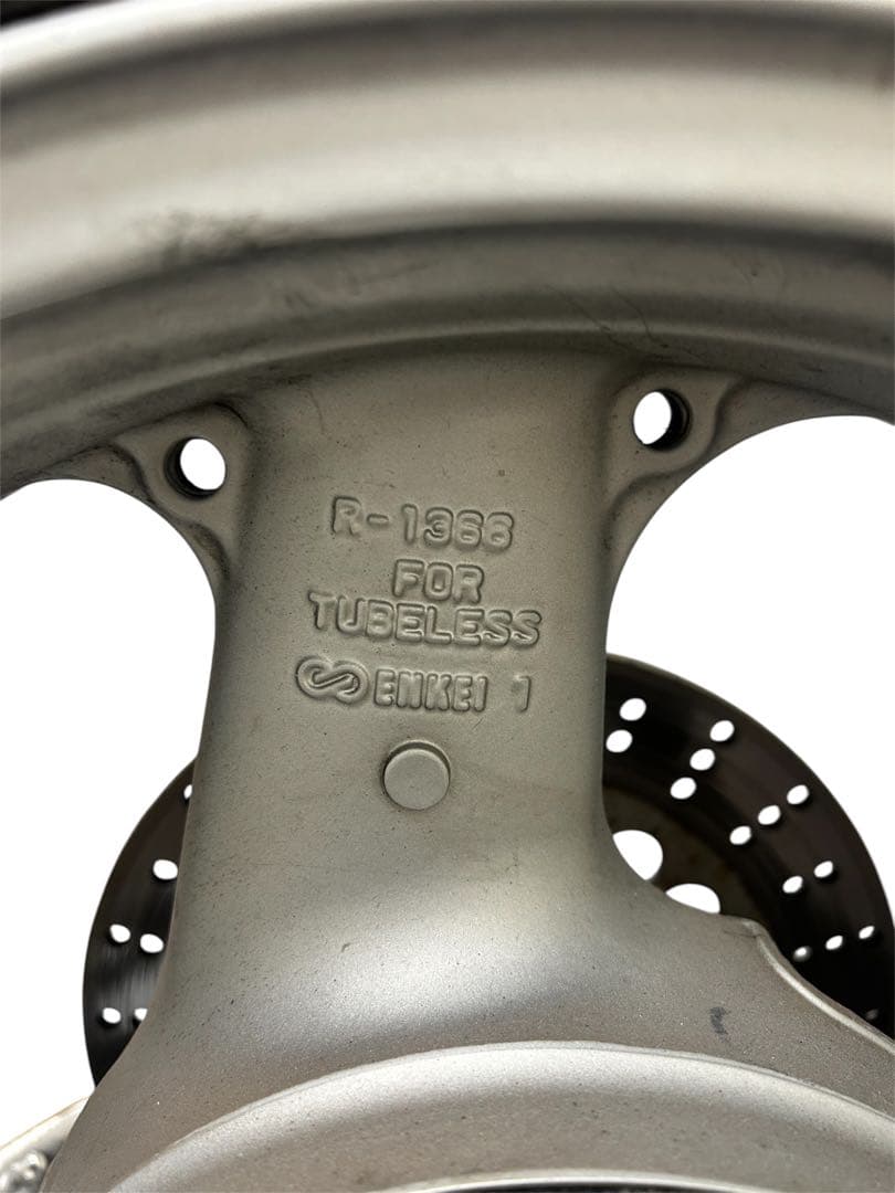 ZRX400実働から取り外し180太足　スイングアーム、前後ホイールその他セット