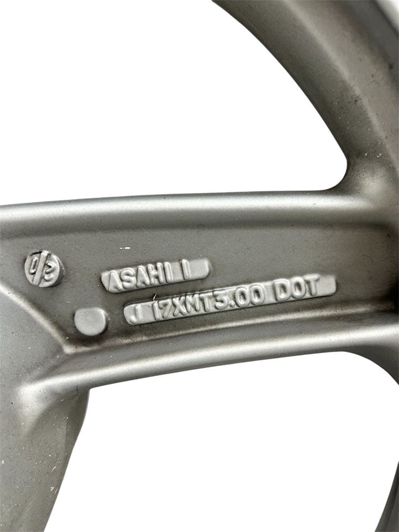 ZRX400実働から取り外し180太足　スイングアーム、前後ホイールその他セット