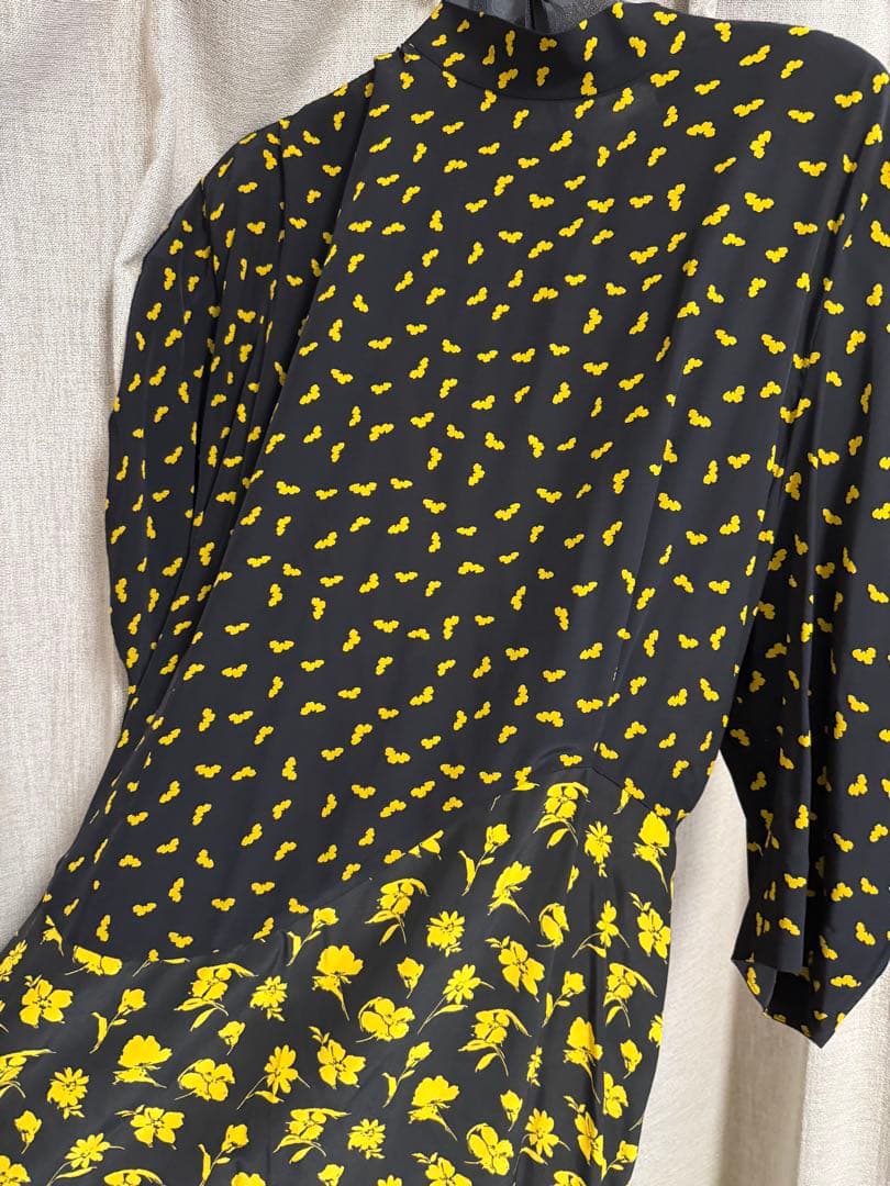 最終値下げ！約60%オフ　TOGA pulla ドレス　タグ付き