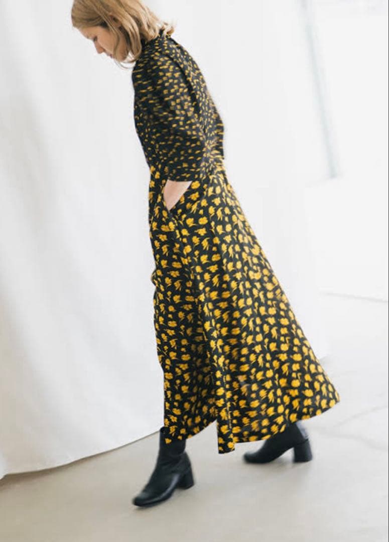 最終値下げ！約60%オフ　TOGA pulla ドレス　タグ付き