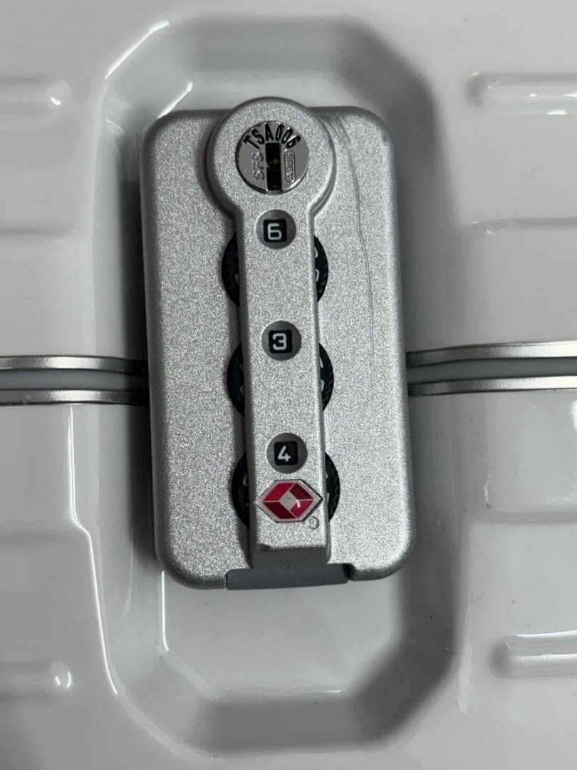 美品 リモワ RIMOWA 現行 ハイブリット　キャリーケース　大容量