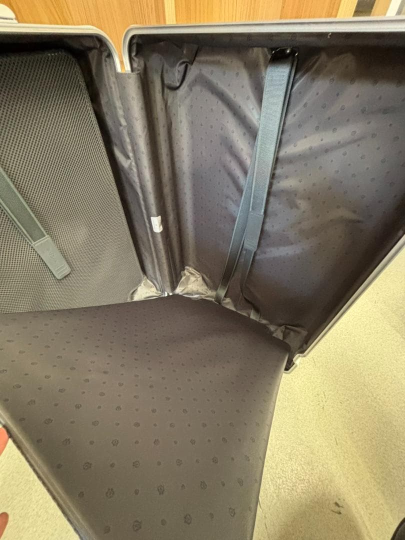 美品 リモワ RIMOWA 現行 ハイブリット　キャリーケース　大容量