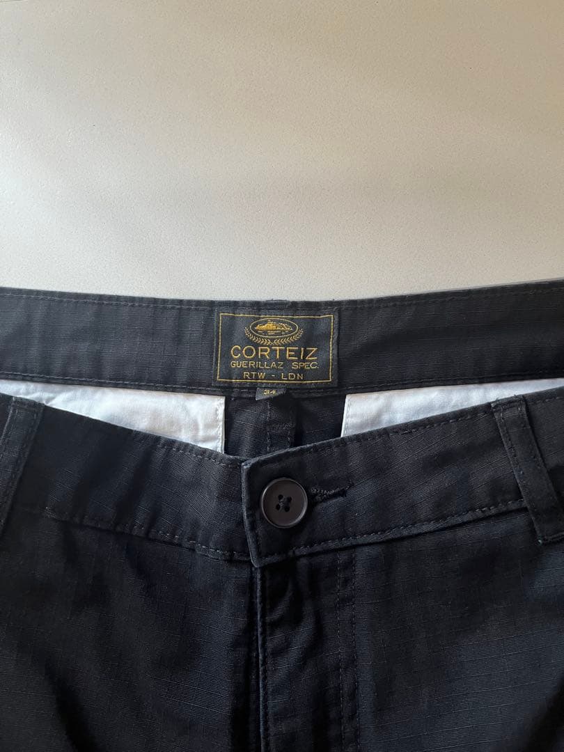 パンツ Corteiz GUERILLAZ CARGO SHORT [BLACK]