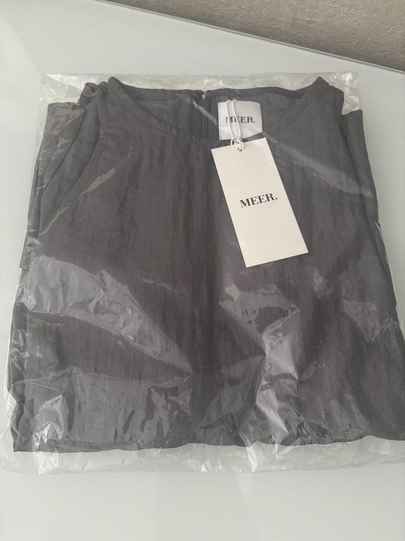 【新品未着用】MEER. AMERICAN SLEEVE FLARE TOP