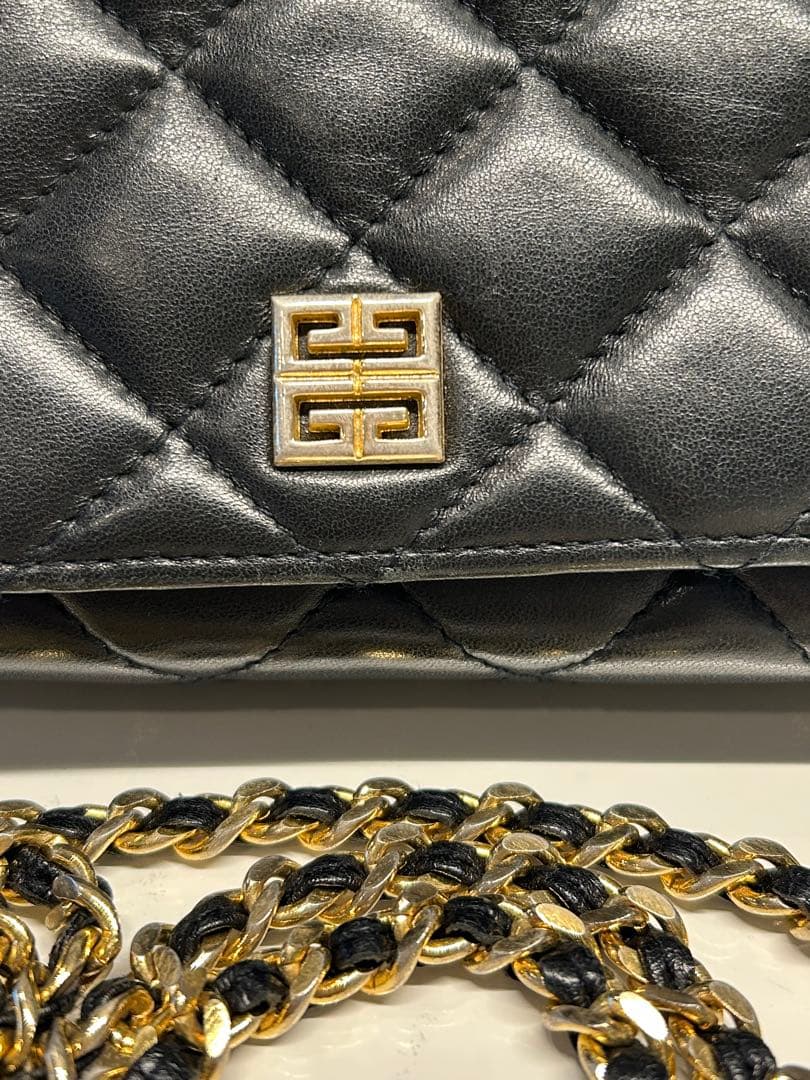 ベ*ラ様 GIVENCHY キルティングレザーチェーンショルダーバッグ ヴィンテ