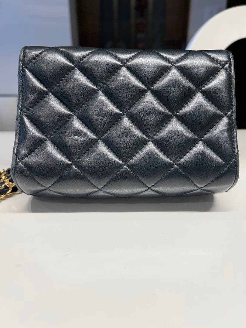 ベ*ラ様 GIVENCHY キルティングレザーチェーンショルダーバッグ ヴィンテ