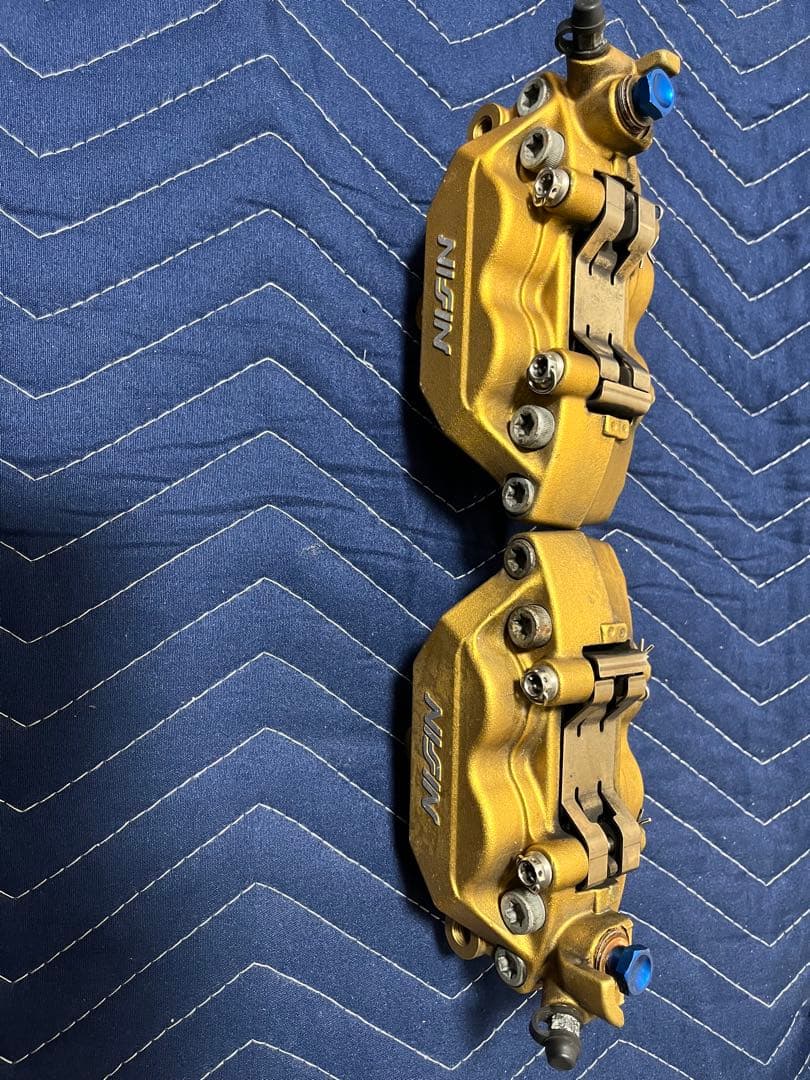 ニッシン　NISSIN ブレーキキャリパー 左右　CB400SF