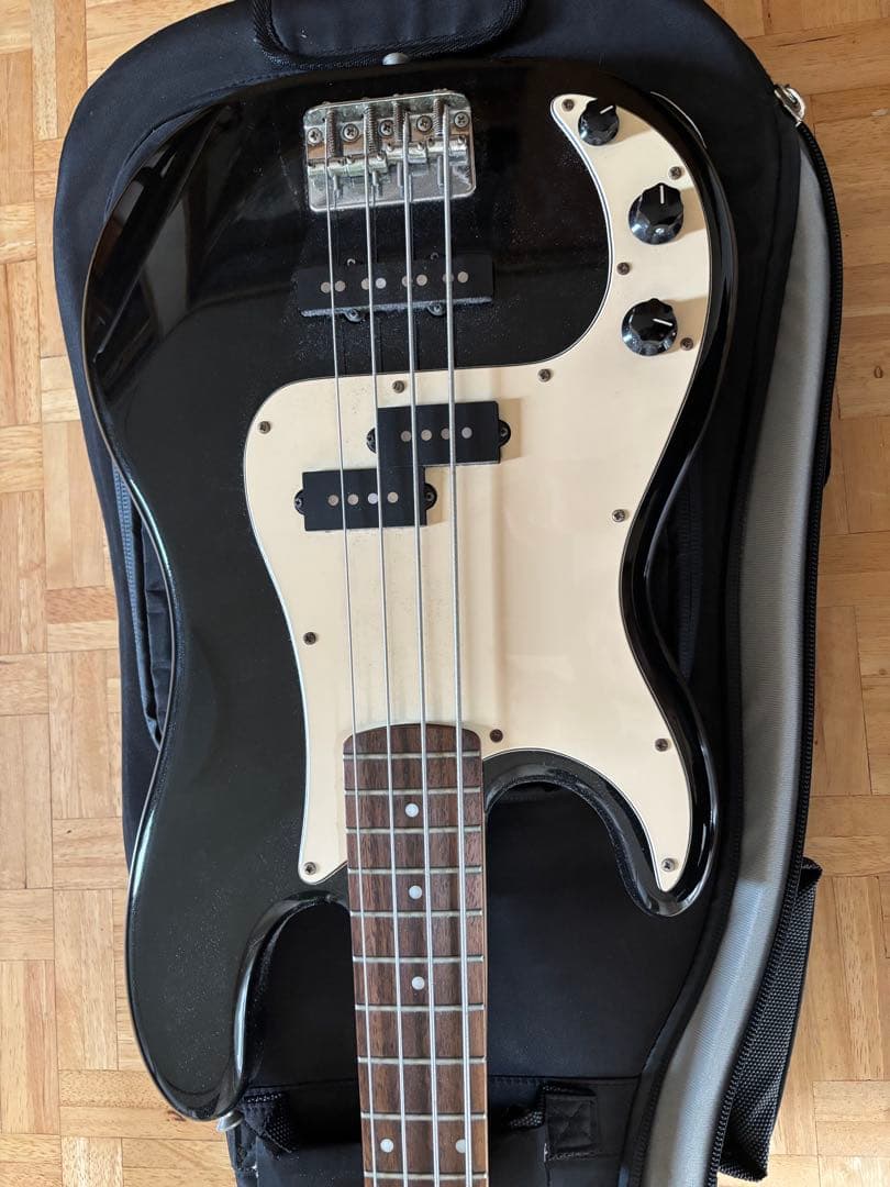 Fender Squier Precision Bass 左利き用　ケース付き