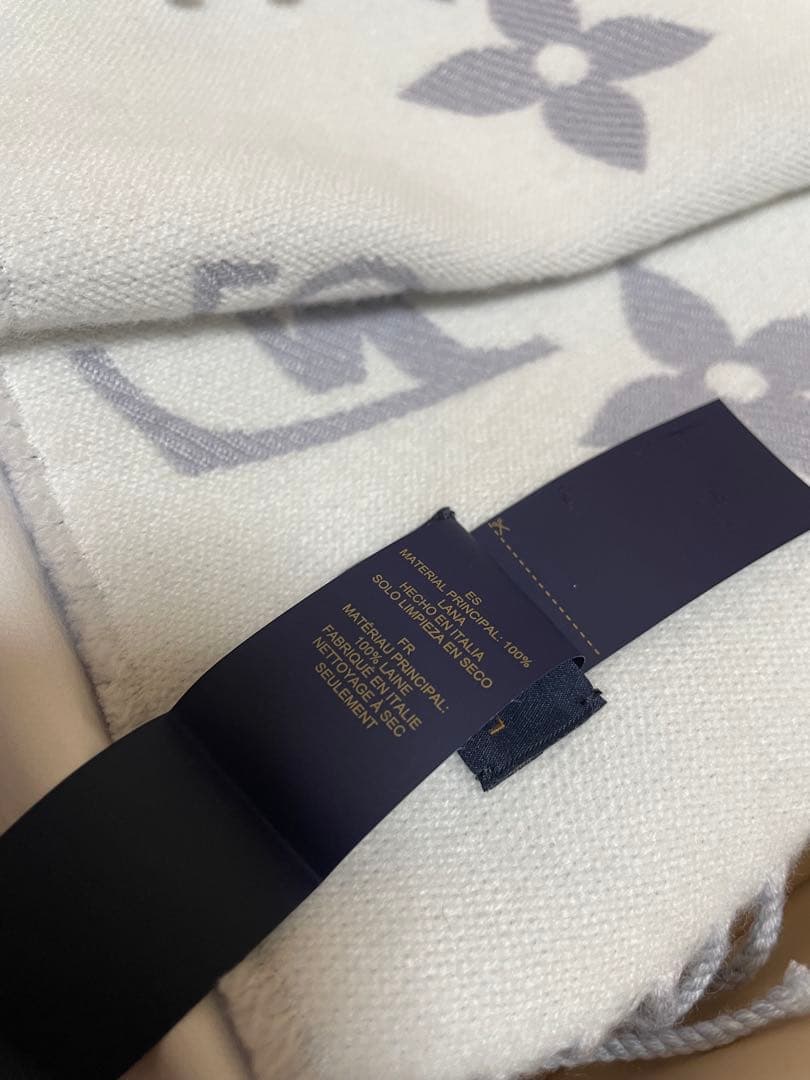 【新品未使用※期間限定値下げ2/1〜2/8】LOUIS VUITTONマフラー