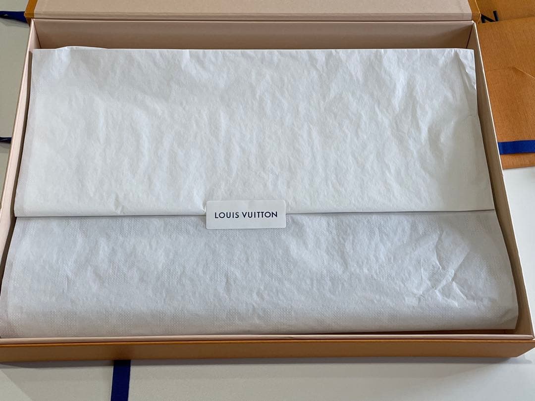 【新品未使用※期間限定値下げ2/1〜2/8】LOUIS VUITTONマフラー