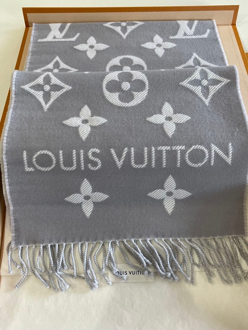 【新品未使用※期間限定値下げ2/1〜2/8】LOUIS VUITTONマフラー