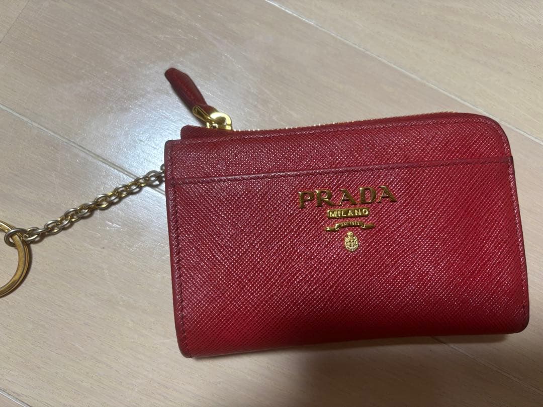 PRADA レッド サフィアーノレザー キーケース