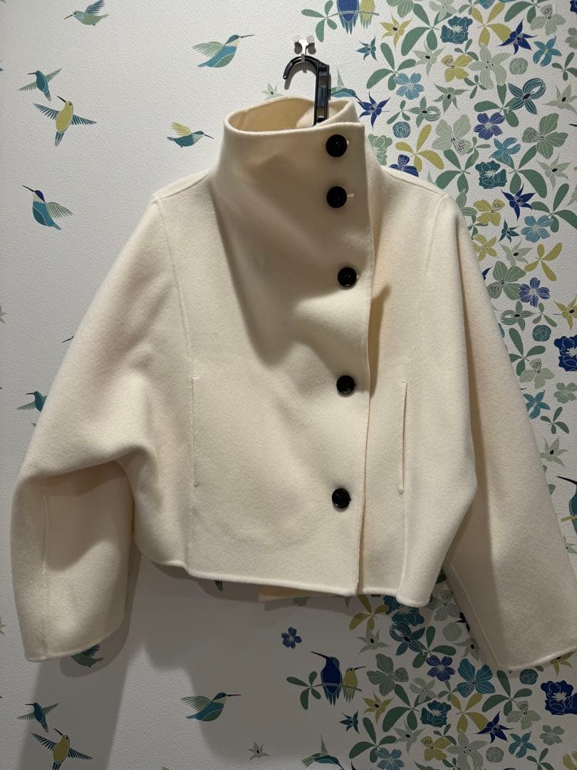 アニュアンス　ショートコート　ホワイト