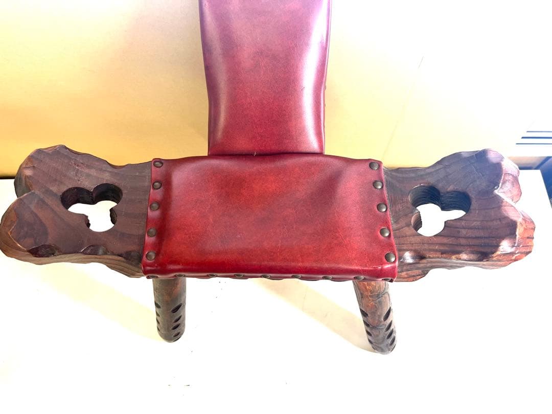 J58 シェファードチェア　木製　椅子　アンティーク　スペイン　３本脚