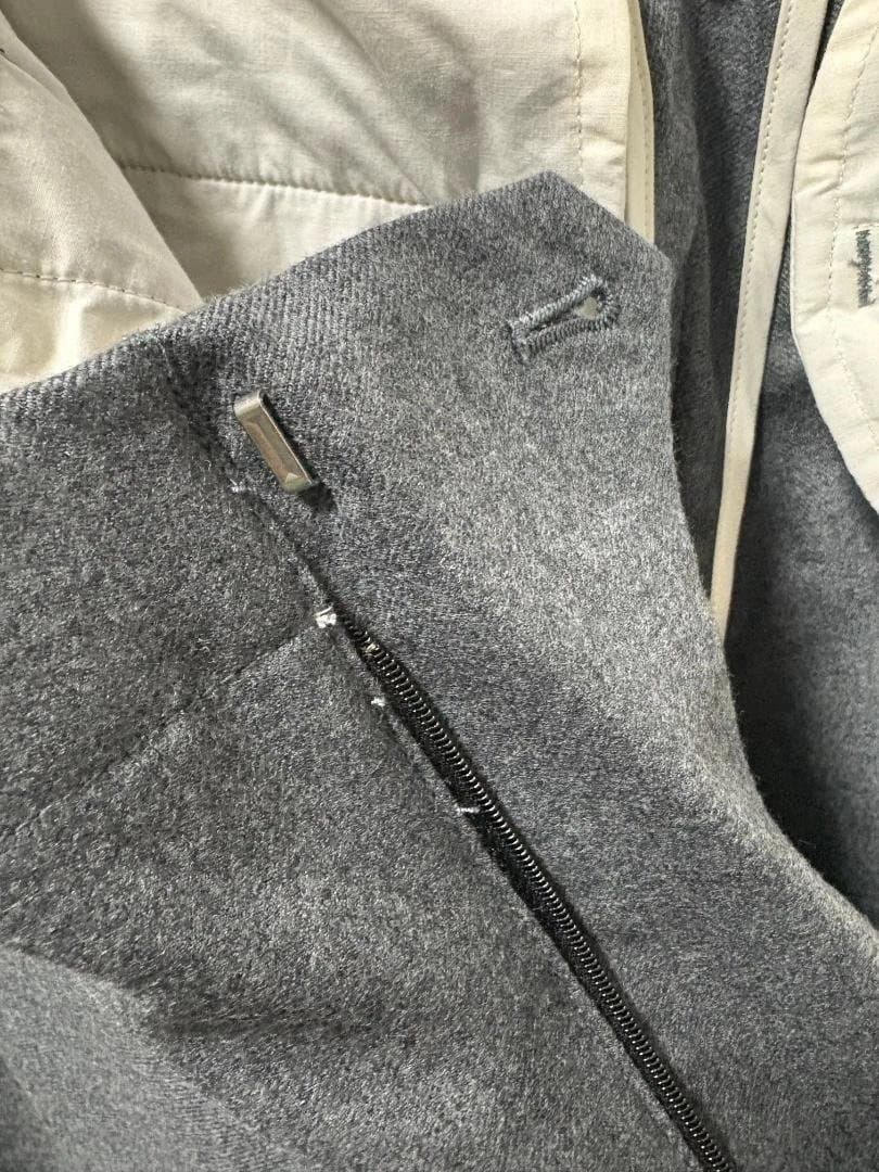 【新品未使用】STILL BY HAND ウール テーパードスラックス グレー