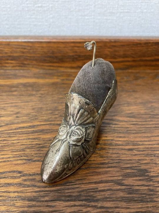 【まみ】アンティーク☆小さな靴型ピンクッション&ポット型ピンクッション