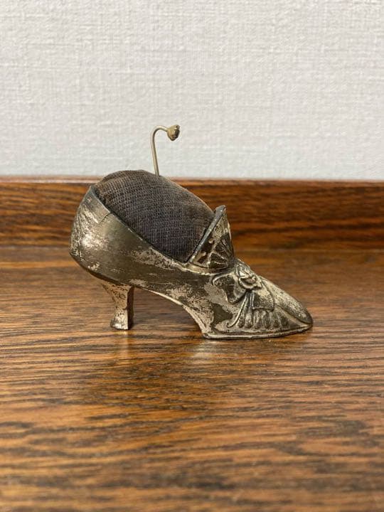 【まみ】アンティーク☆小さな靴型ピンクッション&ポット型ピンクッション