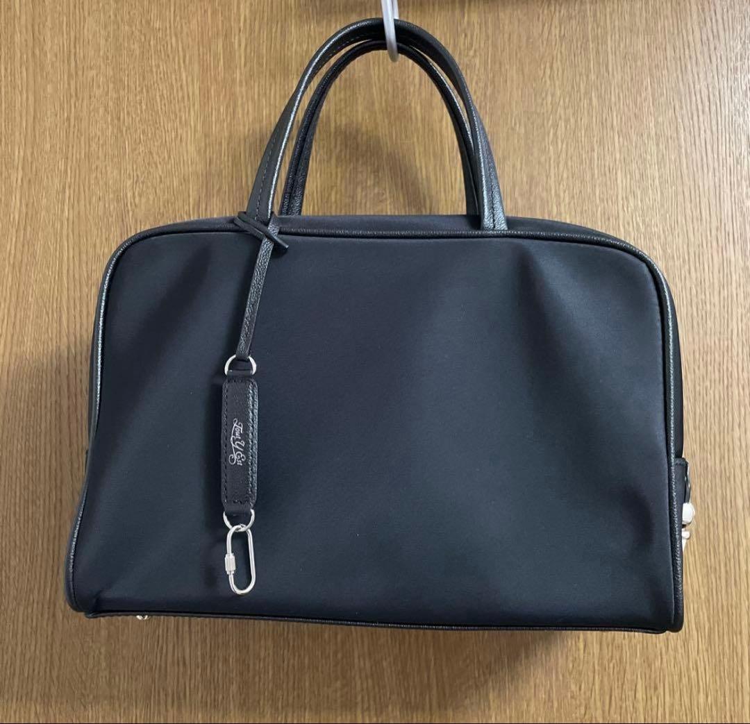 TOUT Y EST ナイロンスモールバック