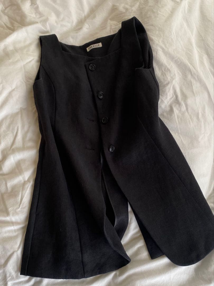 アダムエロペ 「EMOELLE」スクエアネックジレトップス レディース