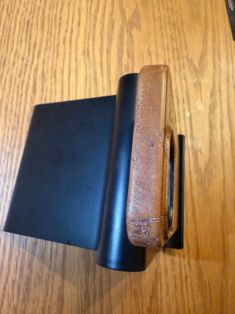 【極美品】Berluti iPhone15 pro用ケース