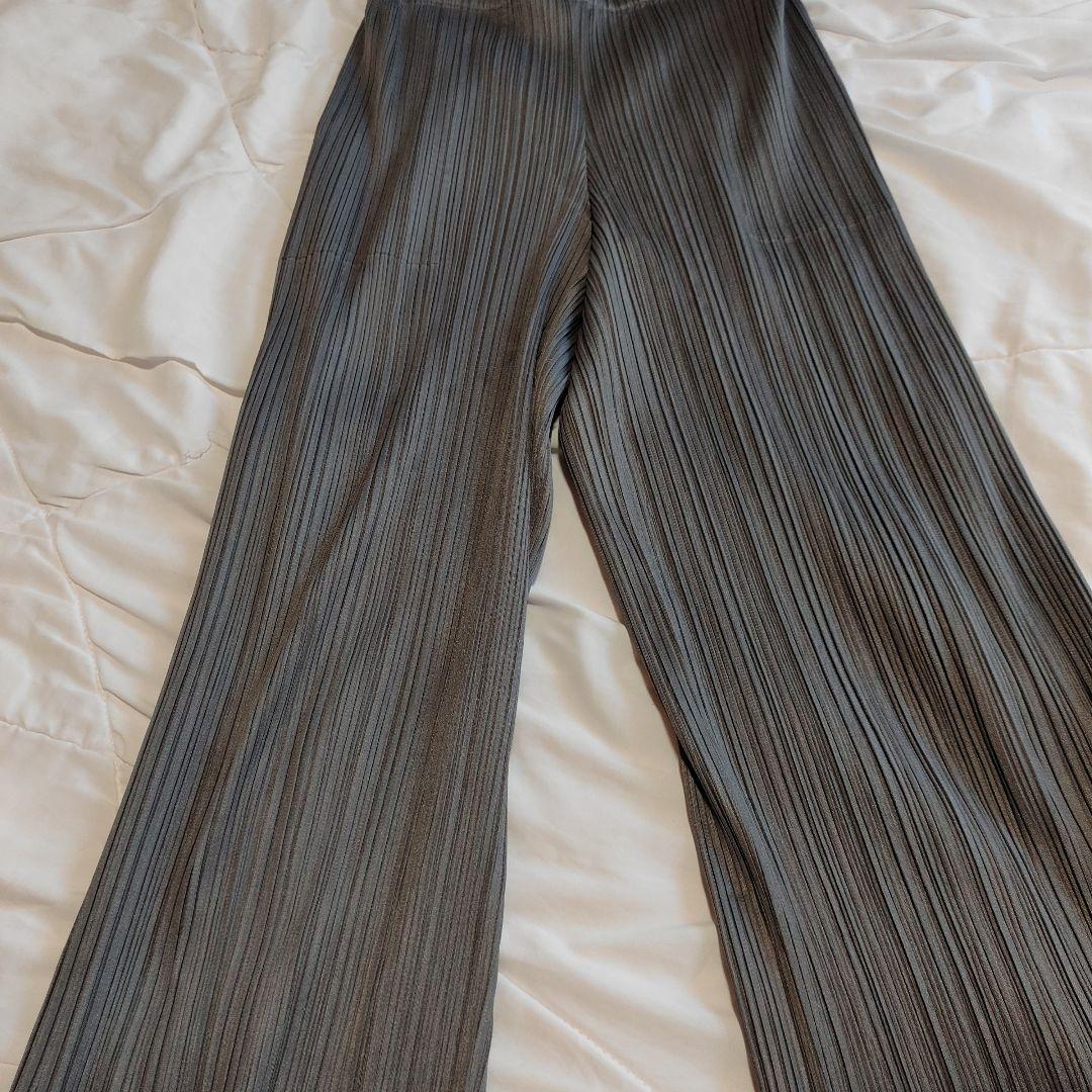 明日まで値下げプリーツプリーズ　ベーシックパンツ