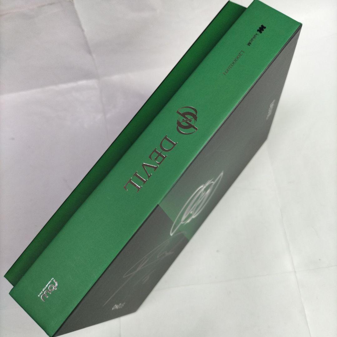 緑 ONEUS⭐ファヌン HWANWOONG⭐直筆サイン付き⭐️トレカ付き