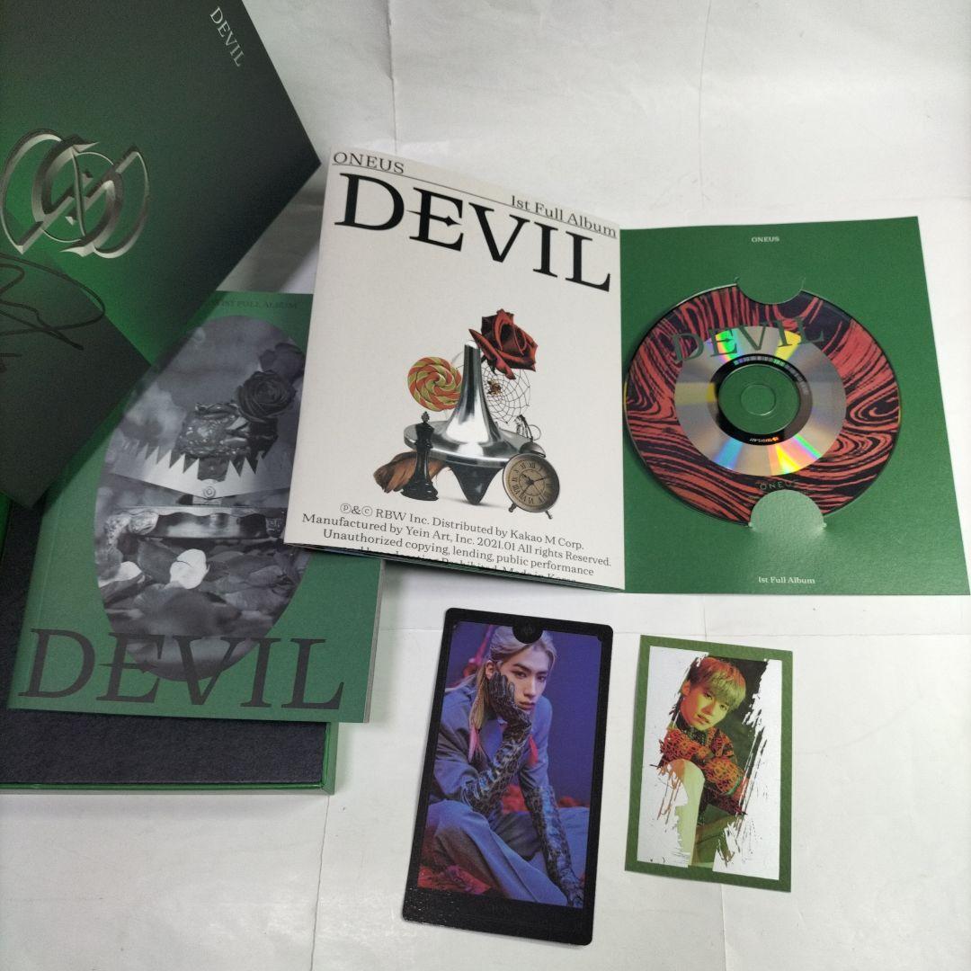 緑 ONEUS⭐ファヌン HWANWOONG⭐直筆サイン付き⭐️トレカ付き