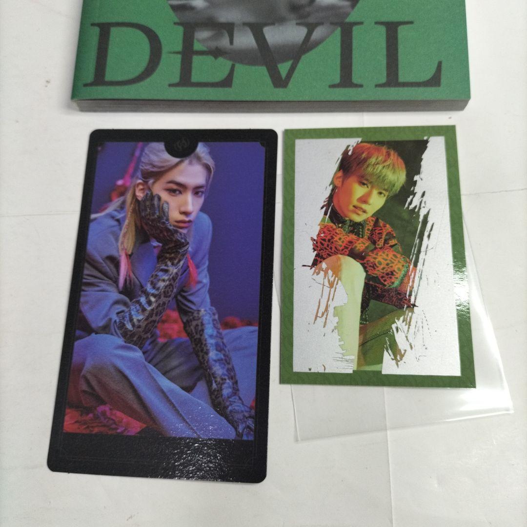 緑 ONEUS⭐ファヌン HWANWOONG⭐直筆サイン付き⭐️トレカ付き