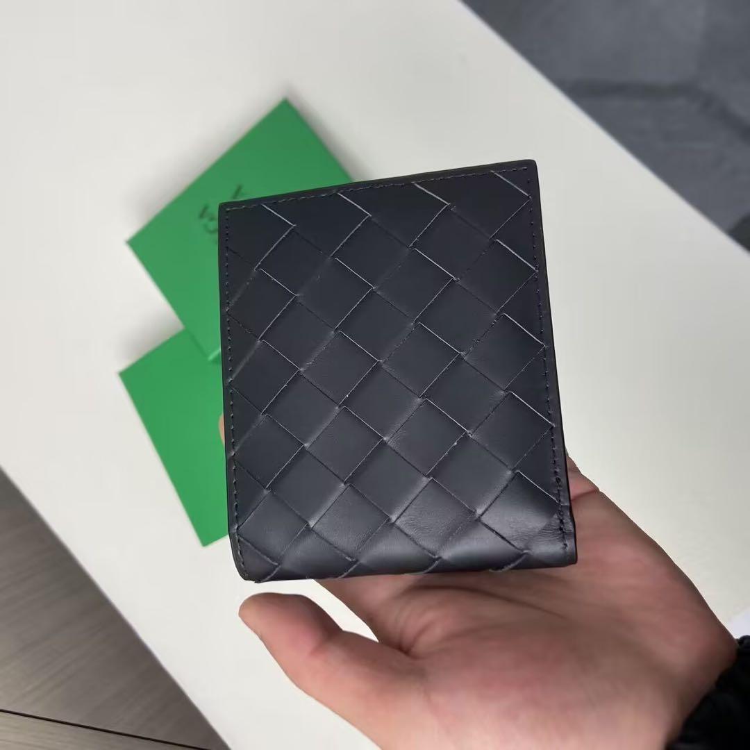 BOTTEGA VENETA 黒レザー二つ折り財布