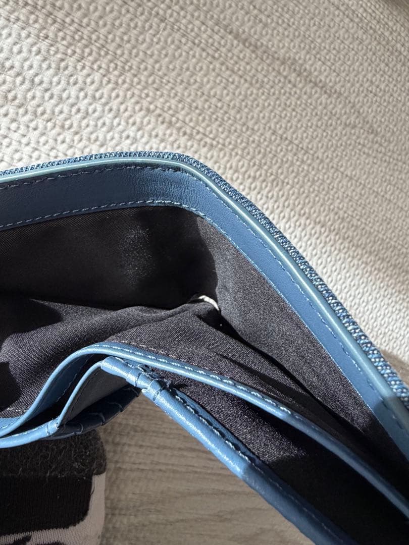 最終値下げ❗️DIESEL ディーゼル　小銭入れ付き　２つ折り財布