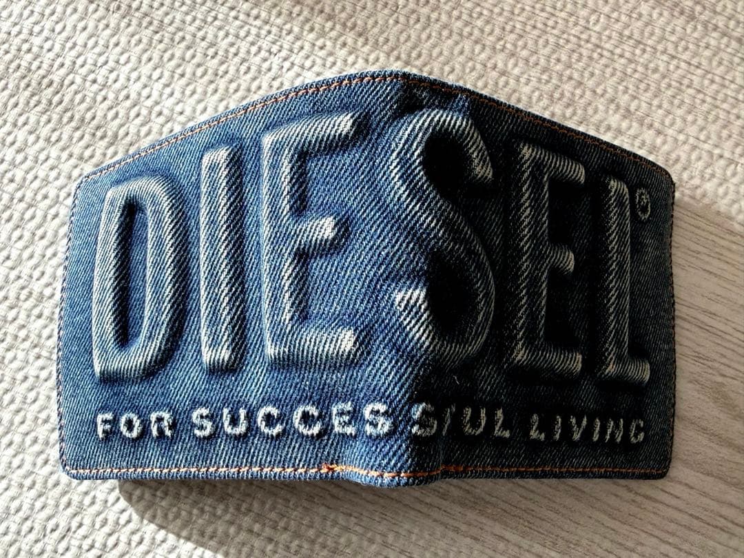 最終値下げ❗️DIESEL ディーゼル　小銭入れ付き　２つ折り財布