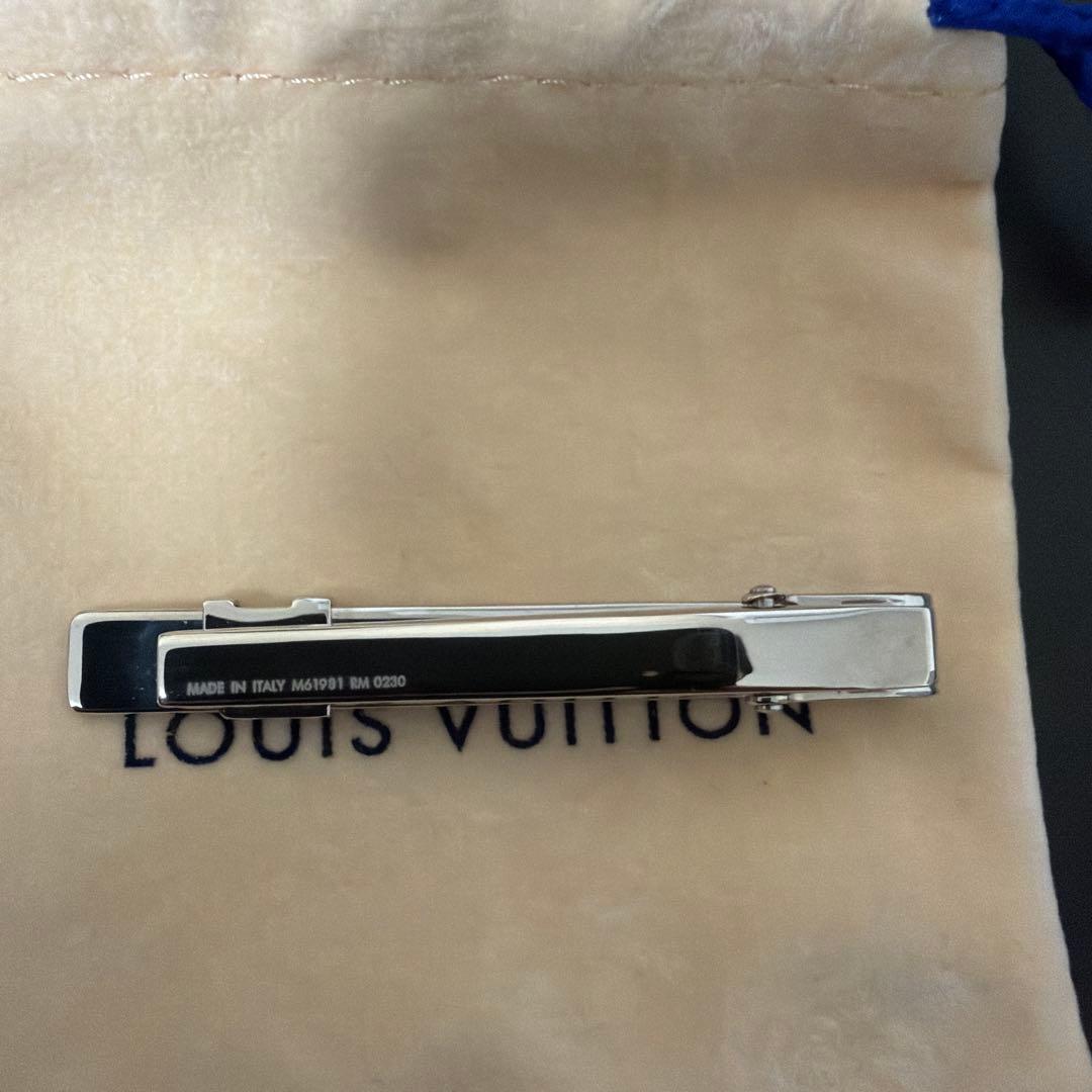 美品　LOUIS VUITTON ネクタイピン LVイニシャル