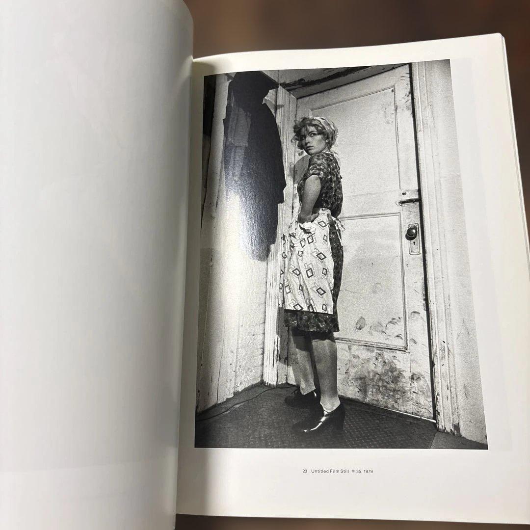 アート・デザイン・音楽 Cindy Sherman UNTITLED FILM STILLS