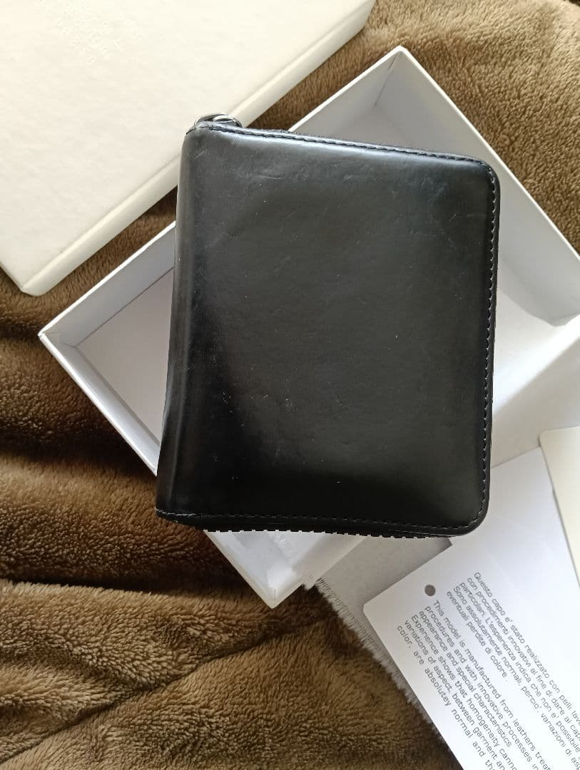 メゾンマルジェラ　二つ折り財布