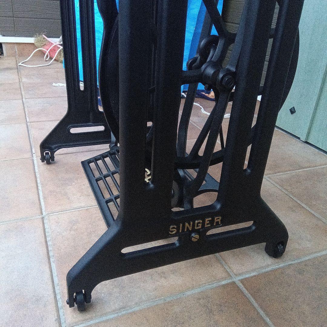 足踏みミシンテーブル　SINGER