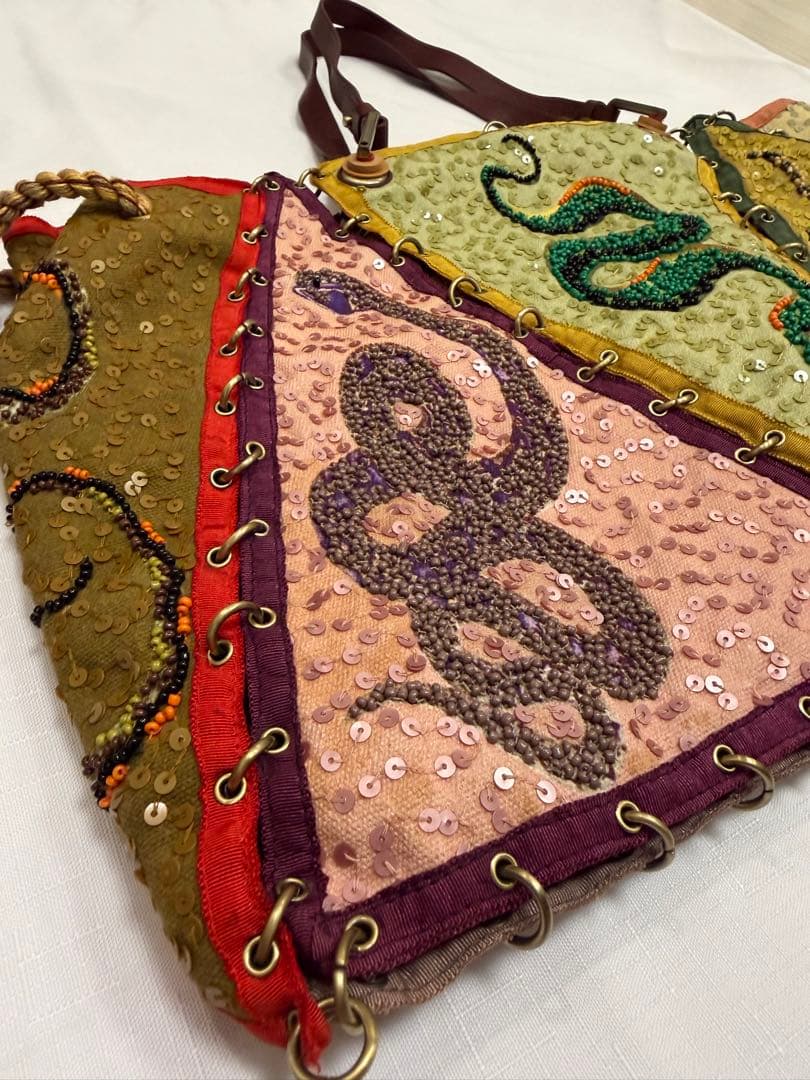 (ひぃさん専用2/13まで) 蛇刺繍ビーズ装飾トートバッグ