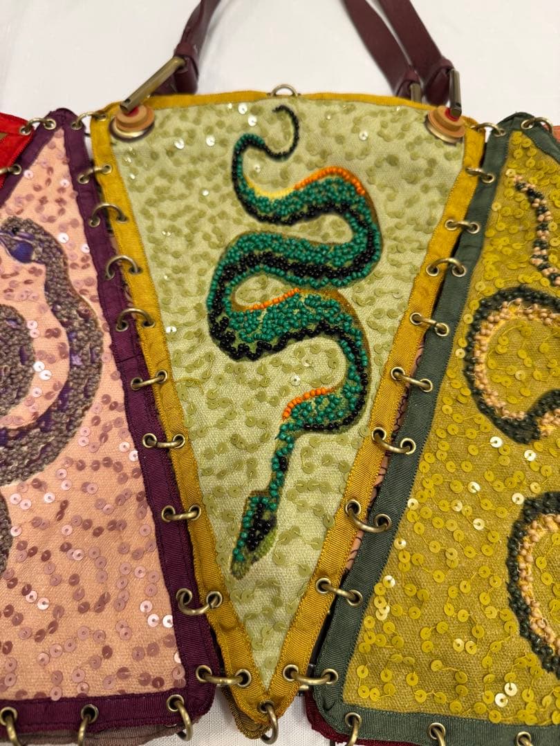 (ひぃさん専用2/13まで) 蛇刺繍ビーズ装飾トートバッグ