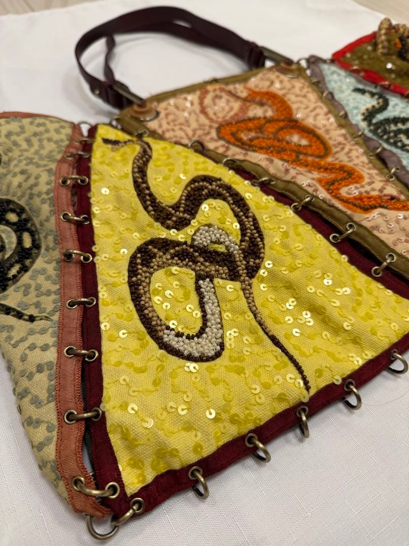 (ひぃさん専用2/13まで) 蛇刺繍ビーズ装飾トートバッグ