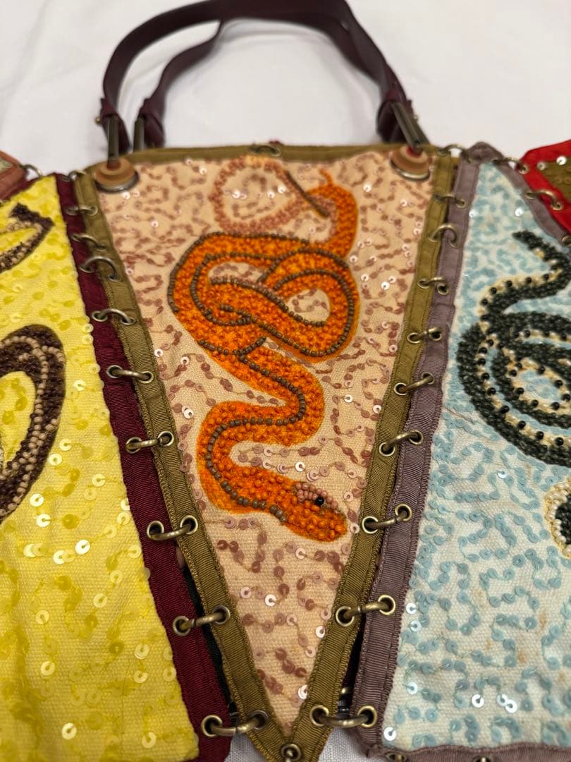 (ひぃさん専用2/13まで) 蛇刺繍ビーズ装飾トートバッグ