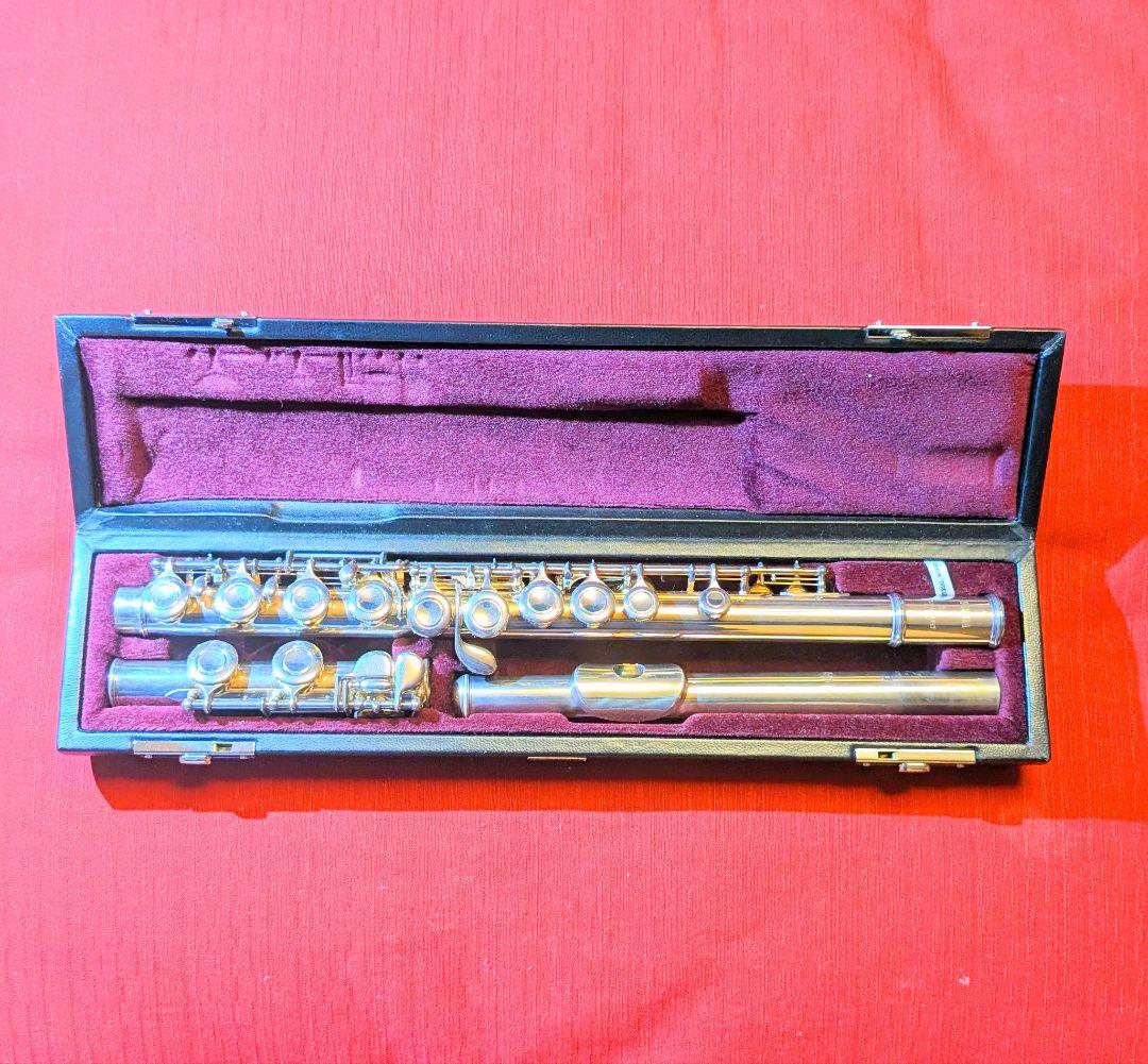 ぷ*ん様 YAMAHA 211 フルート　ケース付き
