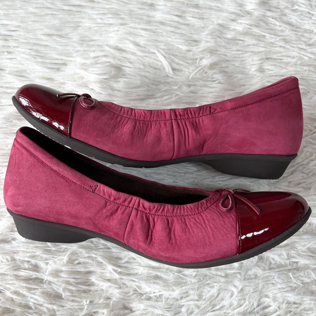 【新品未使用】ペダラ　エナメル　スエード　ローヒールパンプス　バレエシューズ