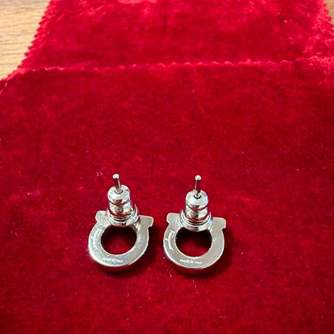 FERRAGAMO フェラガモ ガンチーニ クリスタルピアス(S)