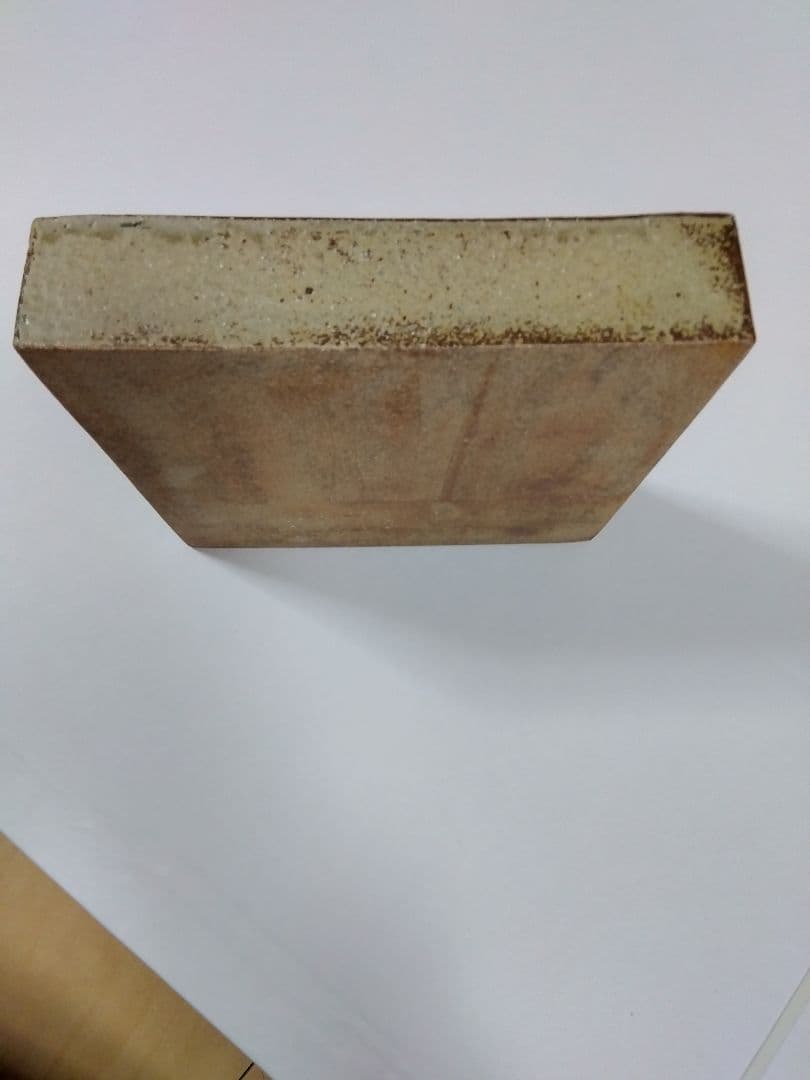 岩井窯、山本教行氏の灰釉角鉢〜花文字柄