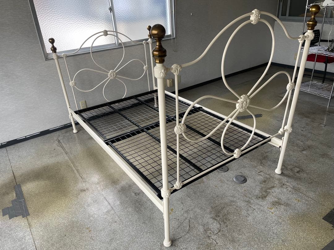 ローラアシュレイ　ベッドフレーム　オフホワイト